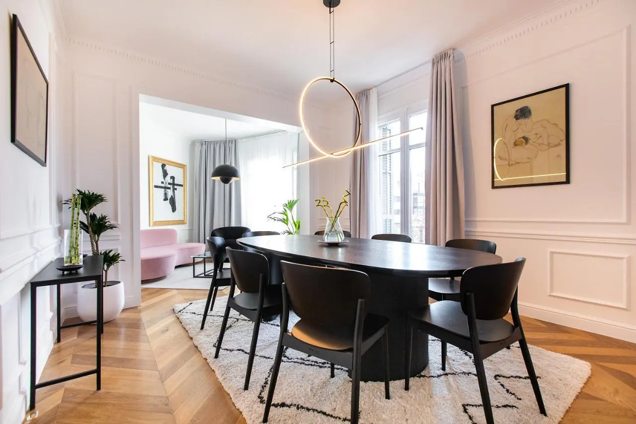 Majestic 4Br/4Bath Apartment In Sagrada Familia Area Barcelona