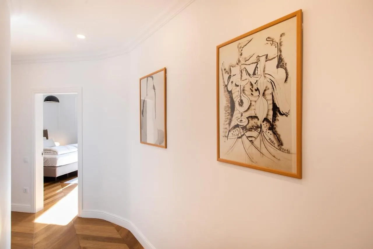 Majestic 4Br/4Bath Apartment In Sagrada Familia Area Barcelona 0*,  Spain