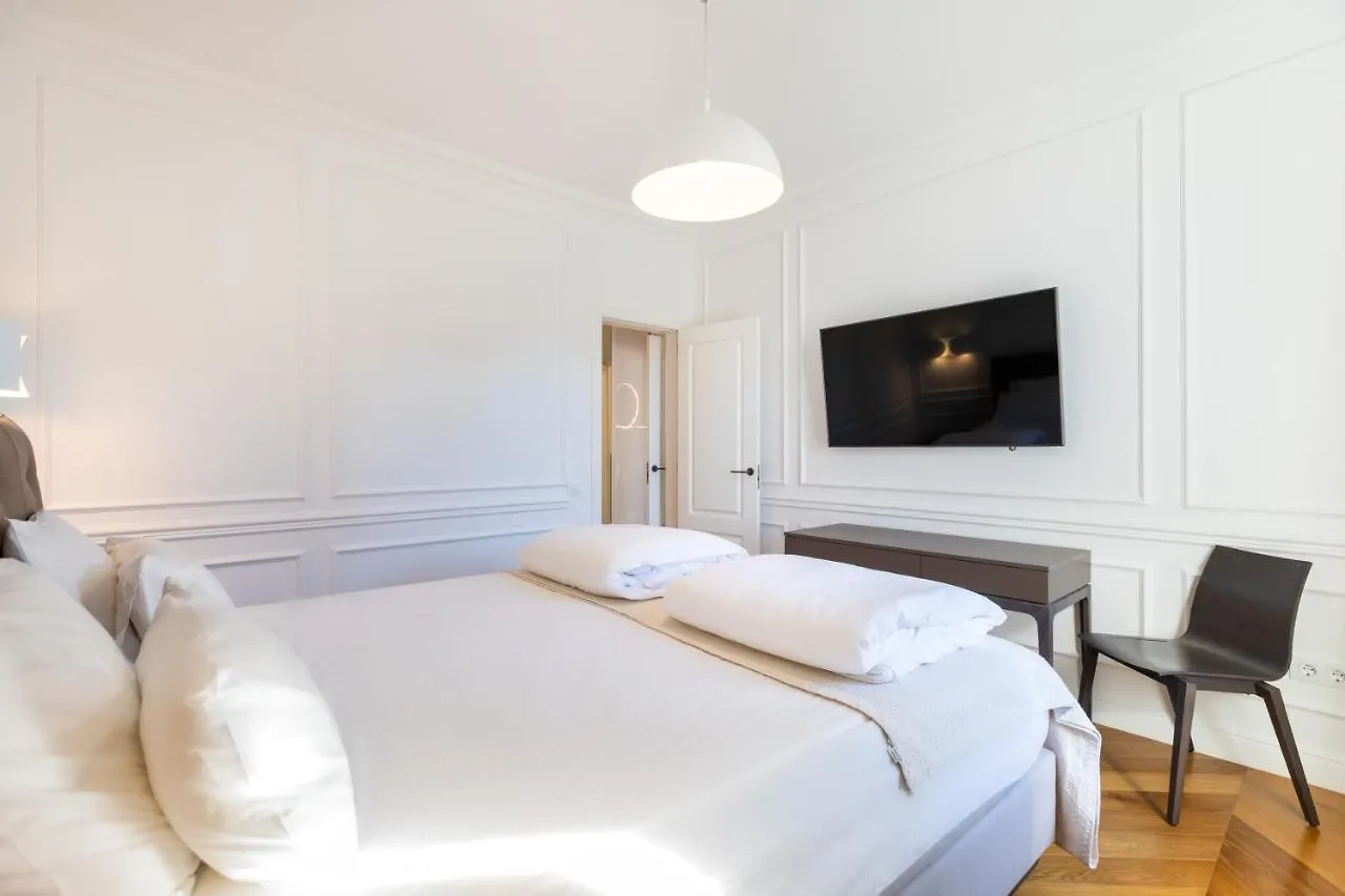Majestic 4Br/4Bath Apartment In Sagrada Familia Area Barcelona