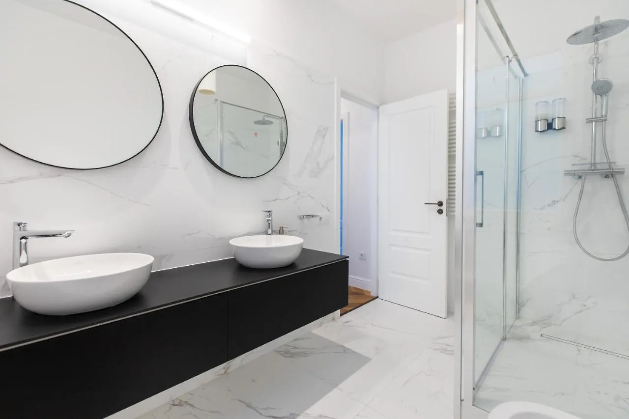 Majestic 4Br/4Bath Apartment In Sagrada Familia Area Barcelona Spain