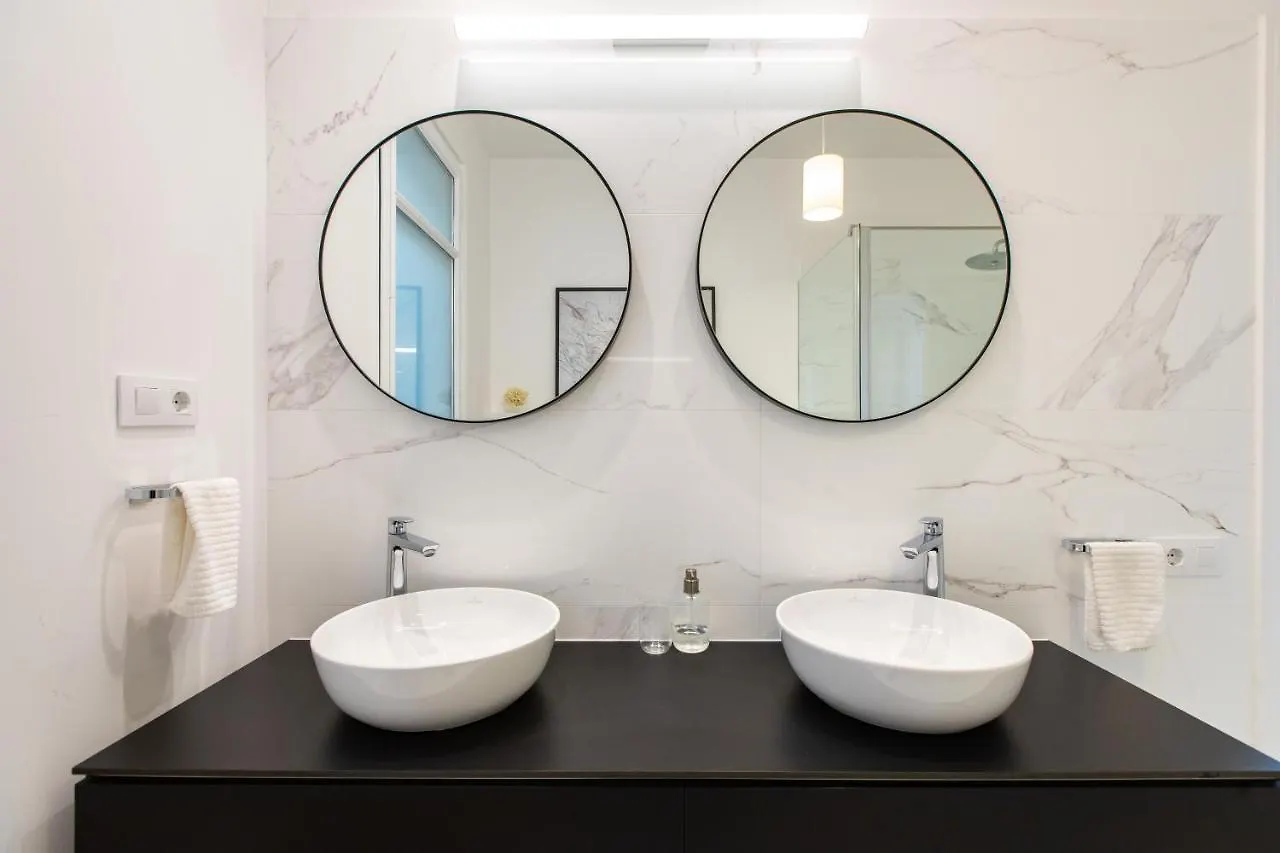 Majestic 4Br/4Bath Apartment In Sagrada Familia Area Barcelona Spain