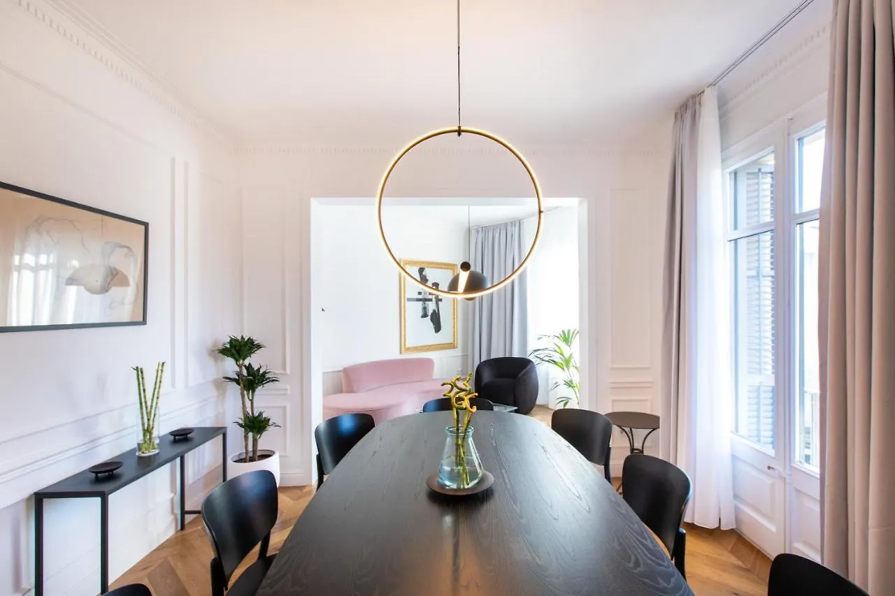 Majestic 4Br/4Bath Apartment In Sagrada Familia Area Barcelona
