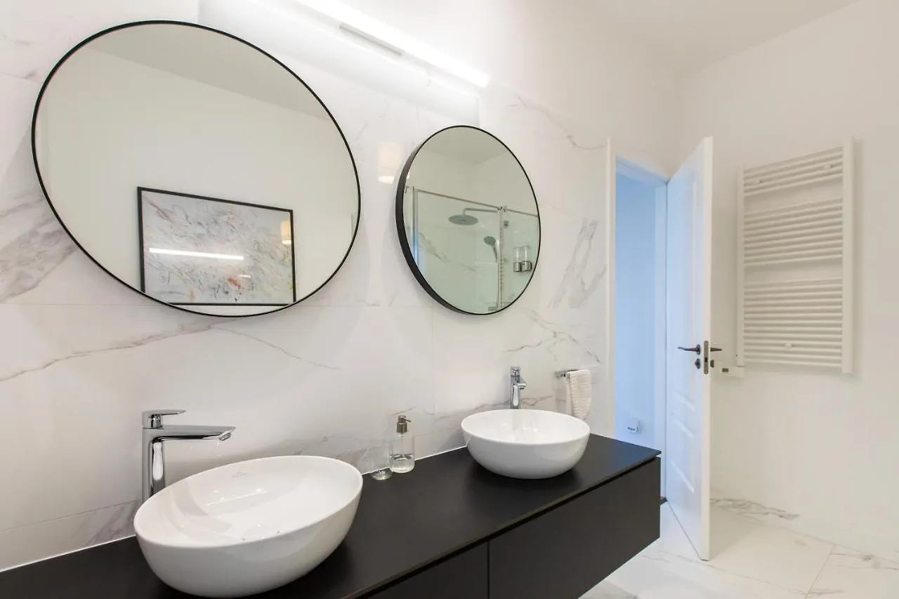 Majestic 4Br/4Bath Apartment In Sagrada Familia Area Barcelona
