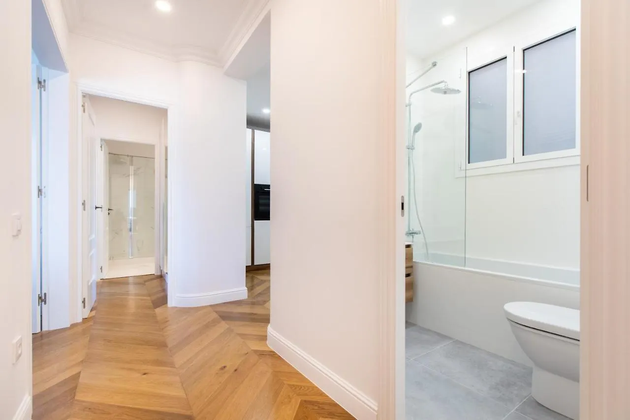 Majestic 4Br/4Bath Apartment In Sagrada Familia Area Barcelona