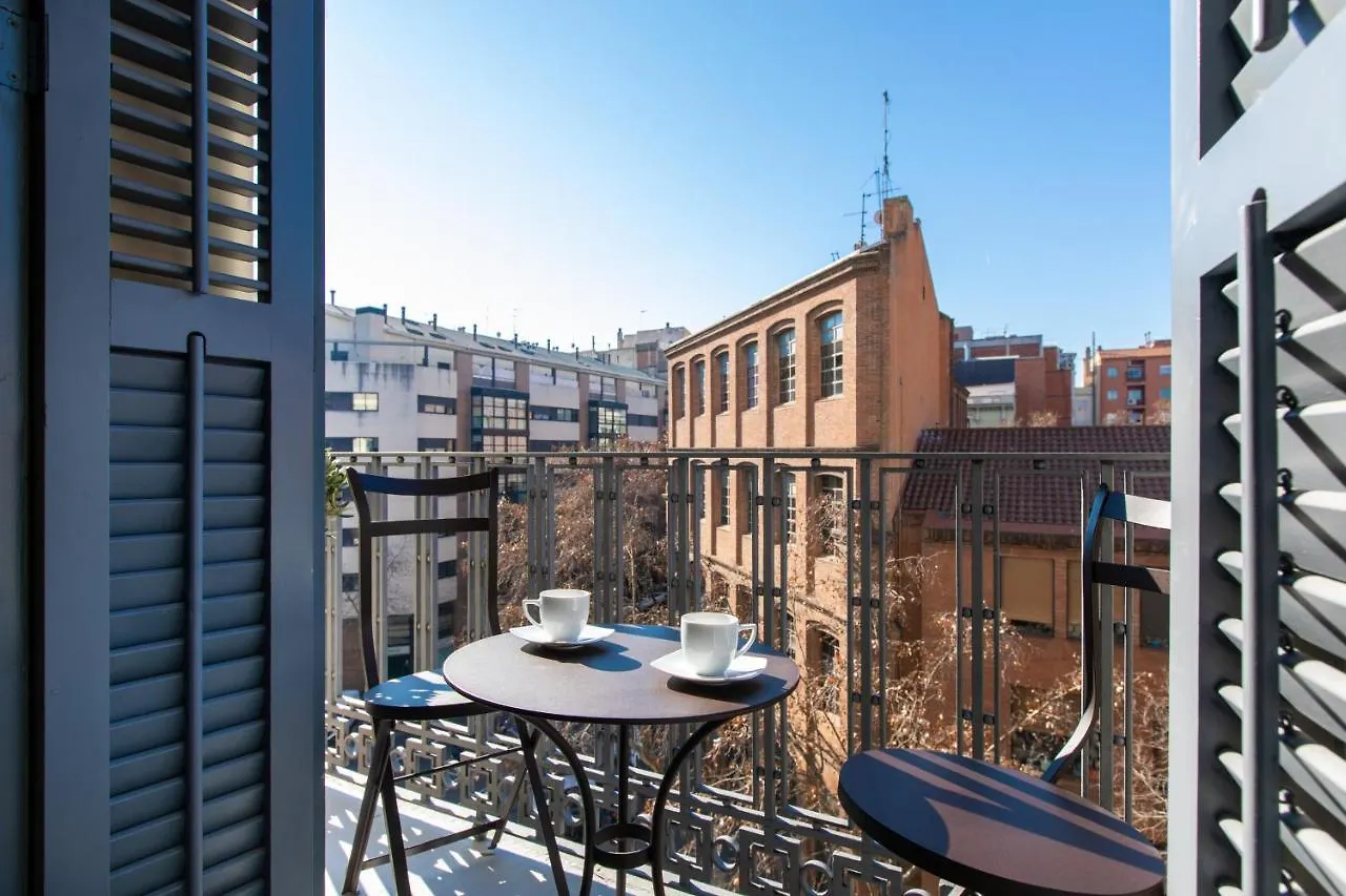 Majestic 4Br/4Bath Apartment In Sagrada Familia Area Barcelona
