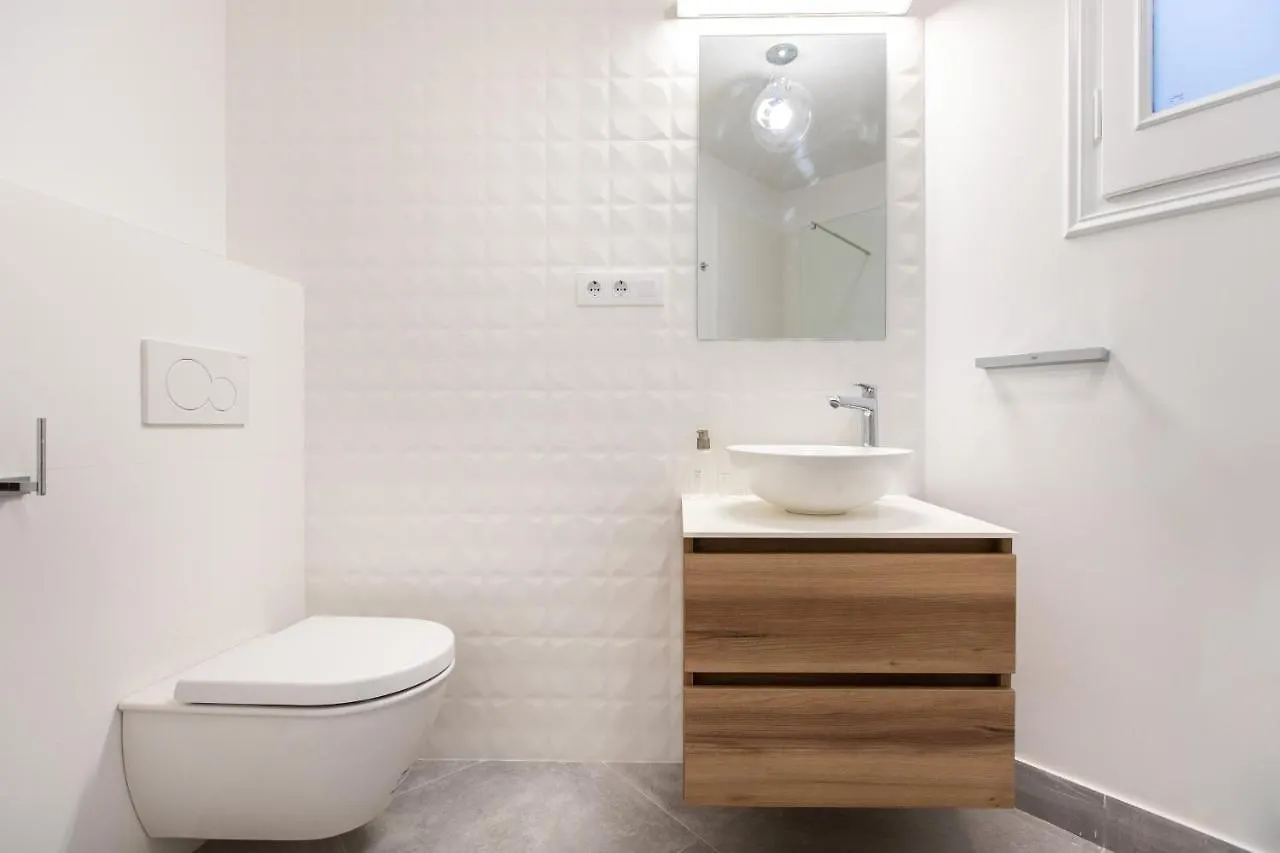 Majestic 4Br/4Bath Apartment In Sagrada Familia Area Barcelona