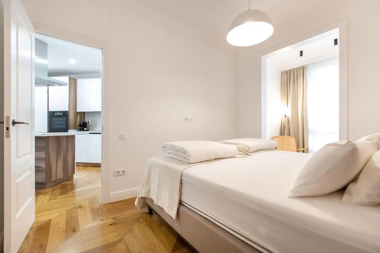 Majestic 4Br/4Bath Apartment In Sagrada Familia Area Barcelona