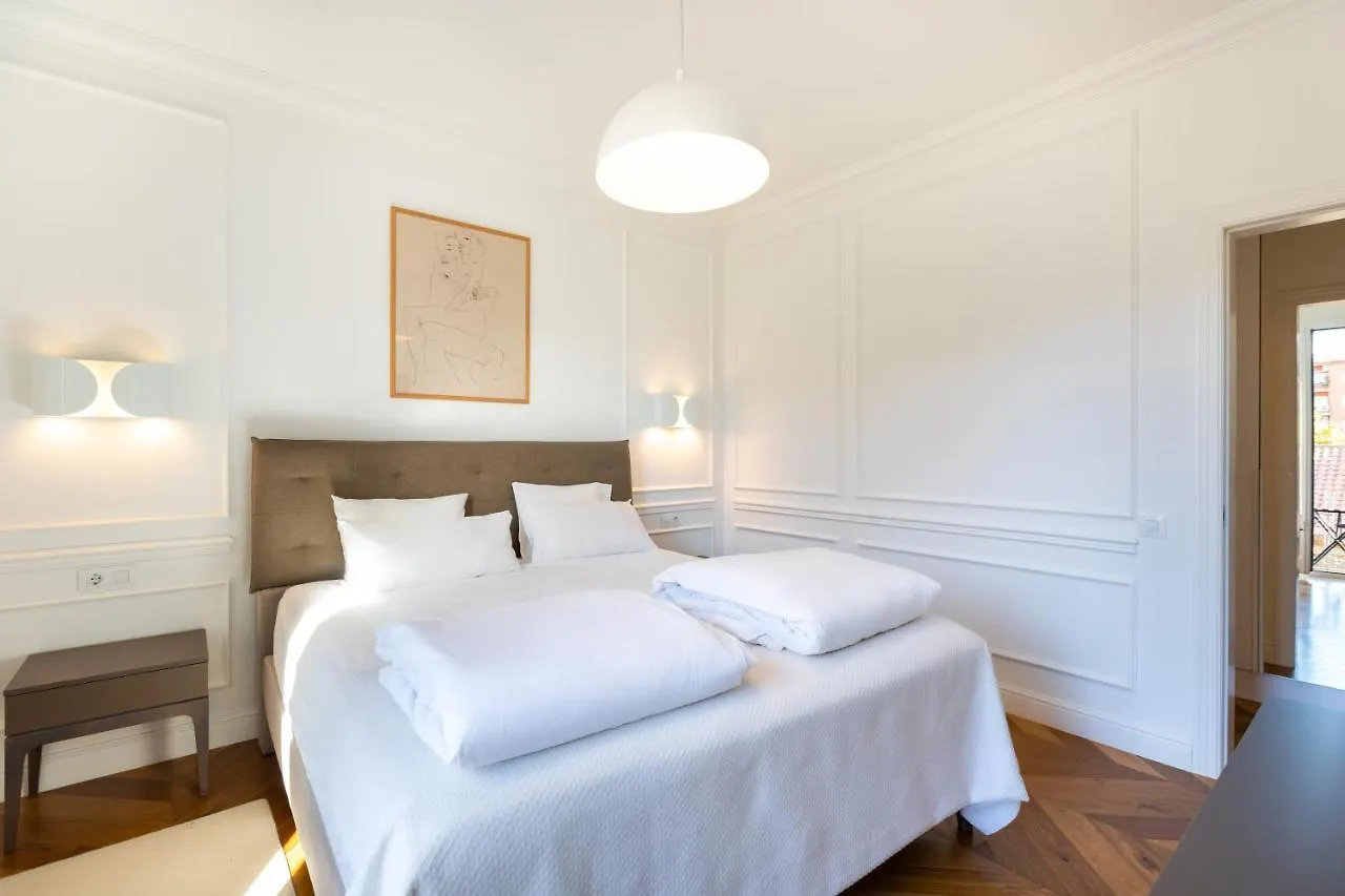 Majestic 4Br/4Bath Apartment In Sagrada Familia Area Barcelona