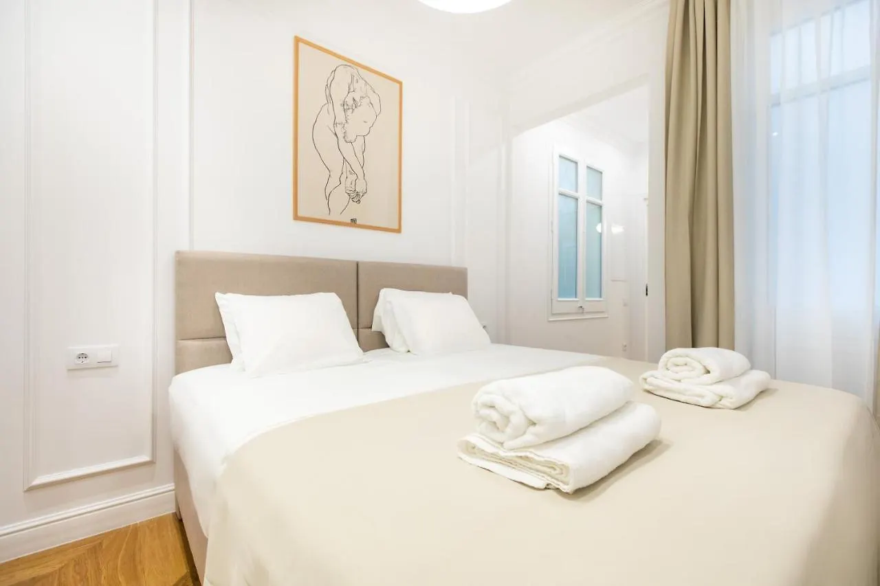 Majestic 4Br/4Bath Apartment In Sagrada Familia Area Barcelona