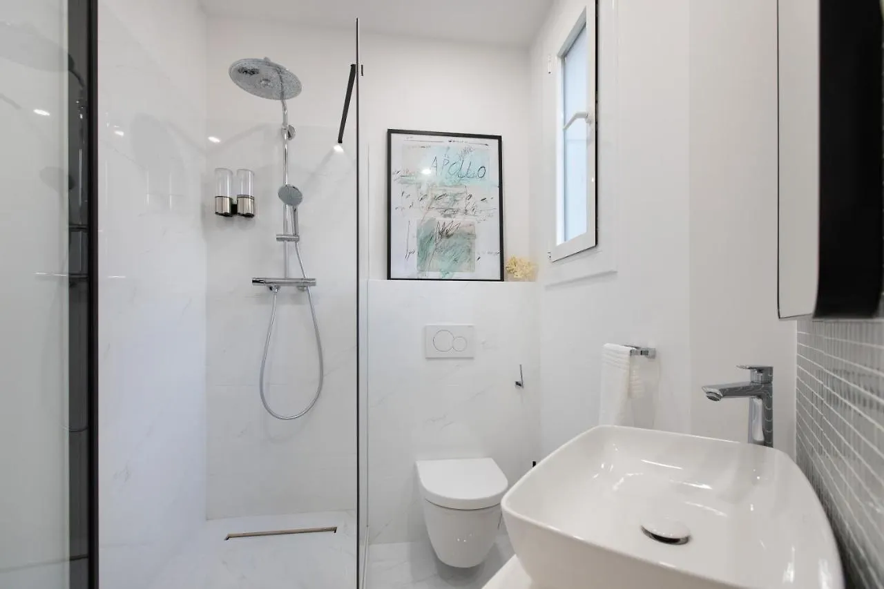 Majestic 4Br/4Bath Apartment In Sagrada Familia Area Barcelona