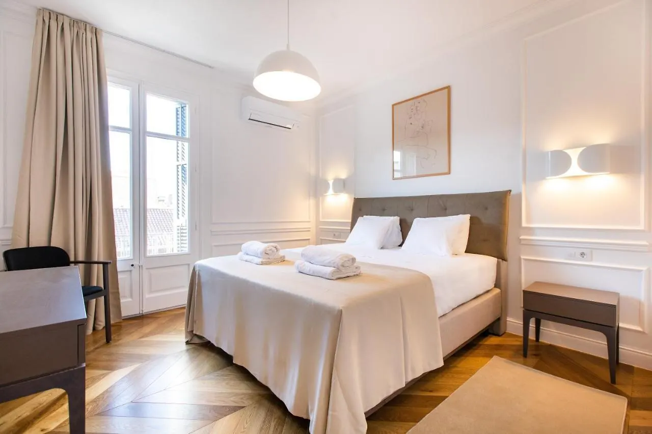 Majestic 4Br/4Bath Apartment In Sagrada Familia Area Barcelona 0*,