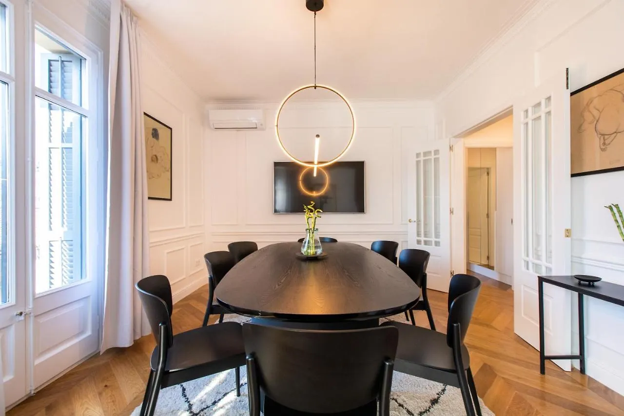Majestic 4Br/4Bath Apartment In Sagrada Familia Area Barcelona 0*,  Spain