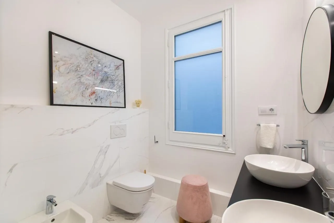 Majestic 4Br/4Bath Apartment In Sagrada Familia Area Barcelona 0*,