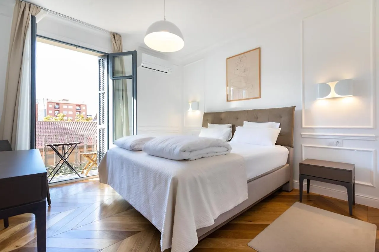 Majestic 4Br/4Bath Apartment In Sagrada Familia Area Barcelona 0*,
