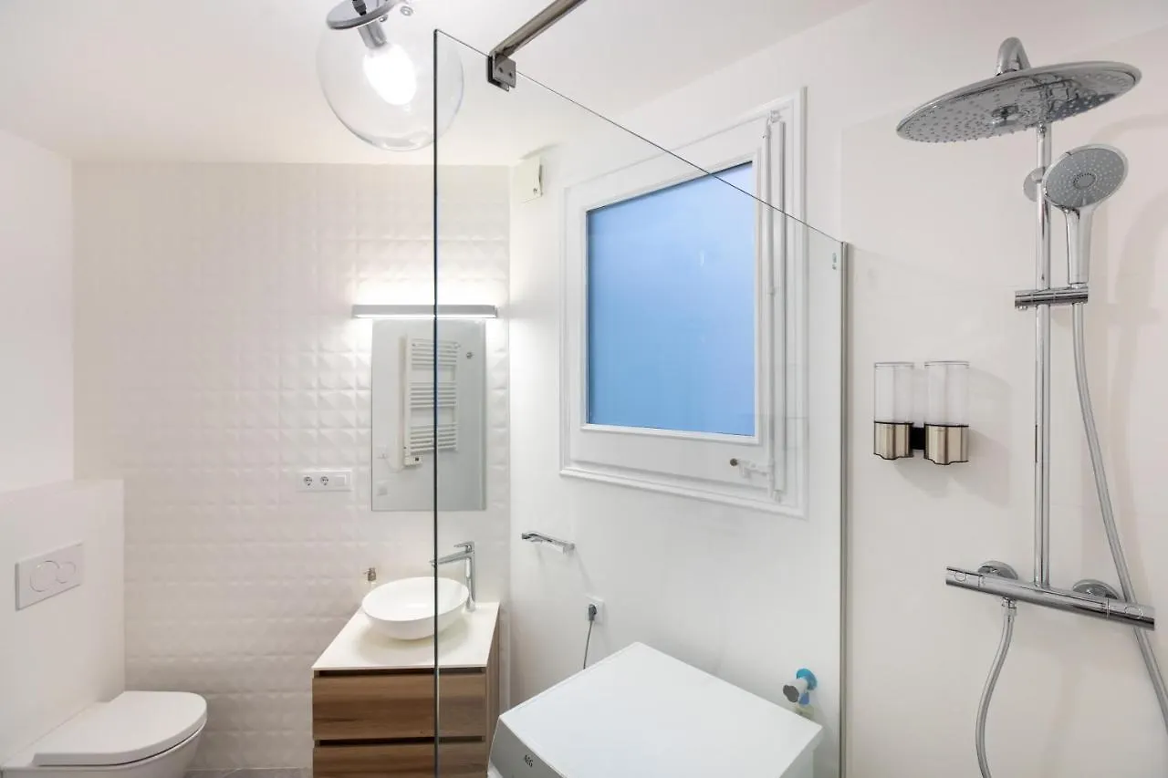 Majestic 4Br/4Bath Apartment In Sagrada Familia Area Barcelona