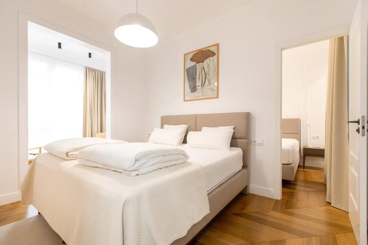 Majestic 4Br/4Bath Apartment In Sagrada Familia Area Barcelona Spain