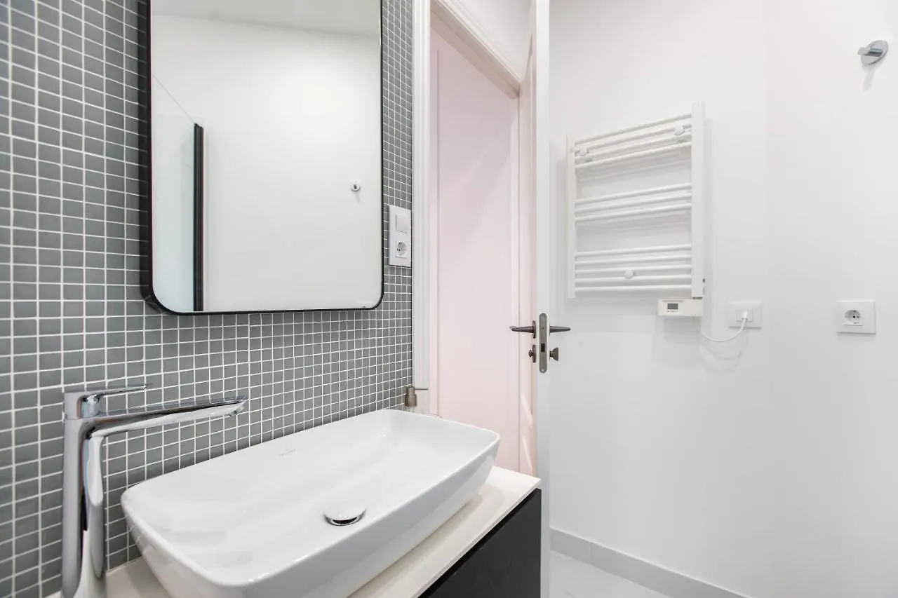 Majestic 4Br/4Bath Apartment In Sagrada Familia Area Barcelona 0*,  Spain