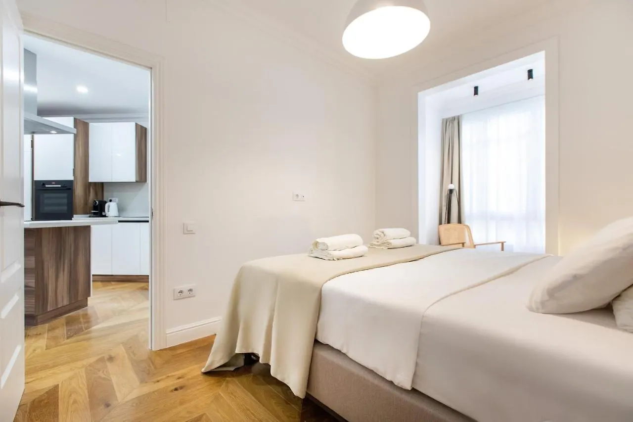 Majestic 4Br/4Bath Apartment In Sagrada Familia Area Barcelona