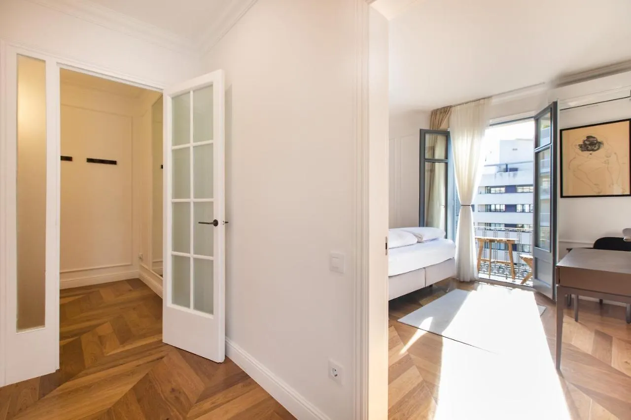 Majestic 4Br/4Bath Apartment In Sagrada Familia Area Barcelona