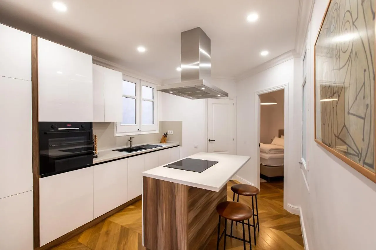 Majestic 4Br/4Bath Apartment In Sagrada Familia Area Barcelona