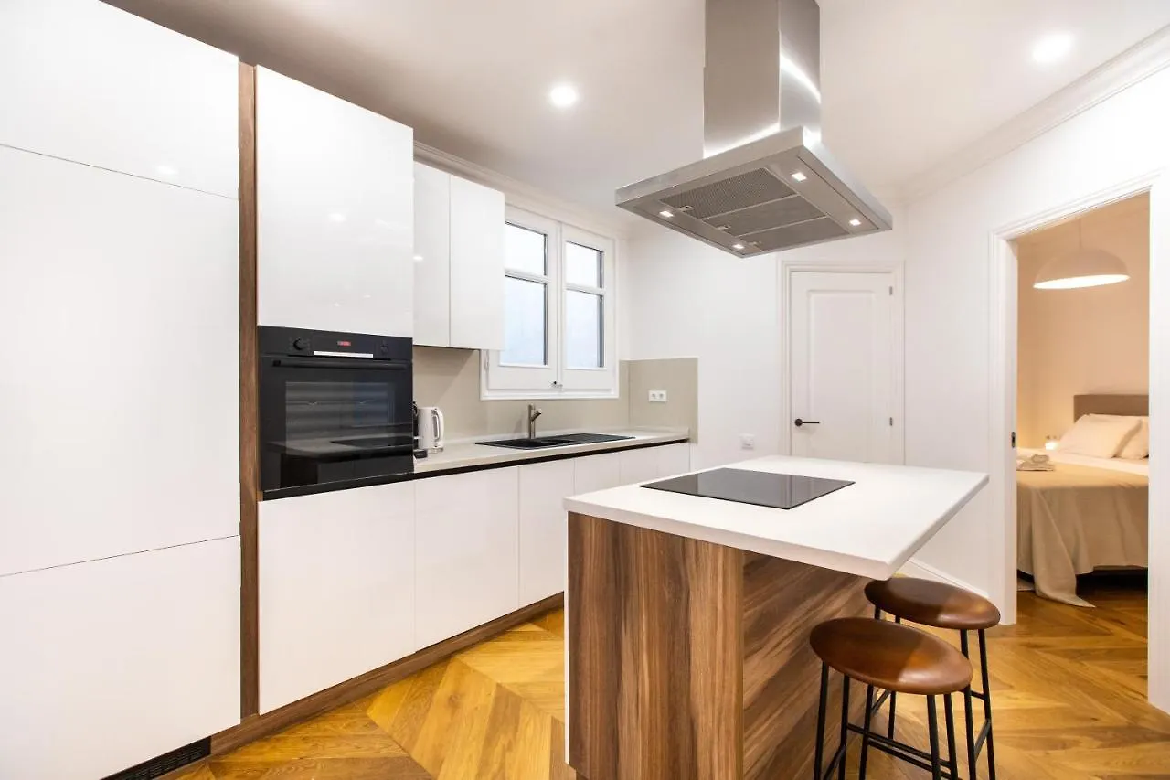 Majestic 4Br/4Bath Apartment In Sagrada Familia Area Barcelona Spain